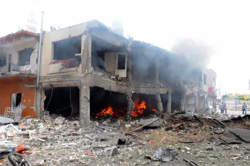 Turchia, esplosioni a Reyhanli, vicino al confine siriano: 40 morti