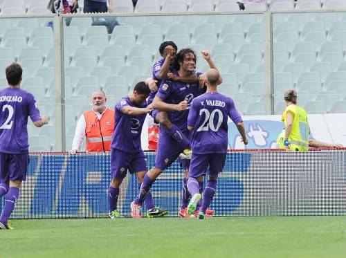 Luca Toni  segna nella partita Fiorentina-Palermo