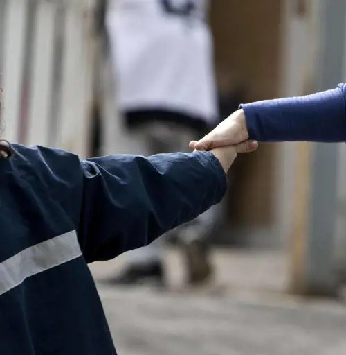 «Bastardo, pulisci la pipì» Manette alle maestre-kapò