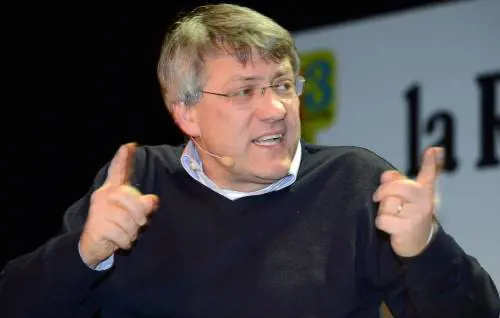 Landini battezza la Cgil e va all'attacco di Salvini "Mentre mangia Nutella..."