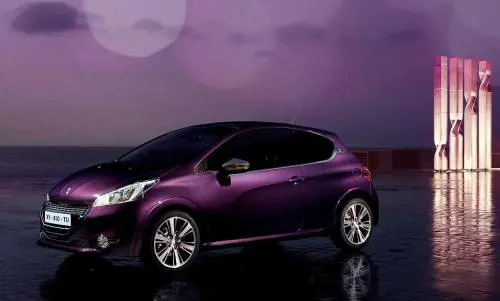 Con una videocamera la casa è sotto controlloPresentata la «Purple Night»motori&stile