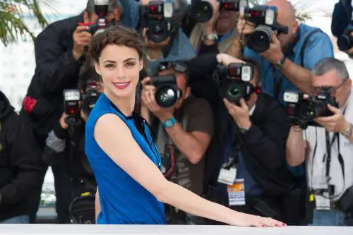 Tra Francia e Iran un intreccio amoroso con i ritmi del giallo