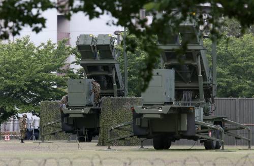 Nella foto una batteria di Patriot giapponesi, schierati contro le minacce della Corea