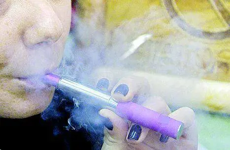 Clamoroso negli Usa: una catena di drugstore sfratta le sigarette dagli scaffali