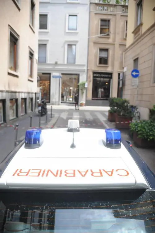 Rapina in centro a Milano