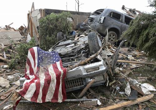 Tornado a Oklahoma City: oltre 90 morti 