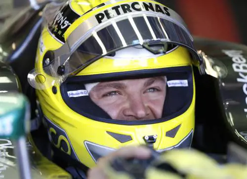 F1, il Gp di Montecarlo parte fra le polemiche. La Mercedes ha provato in secreto le gomme: 1000 km