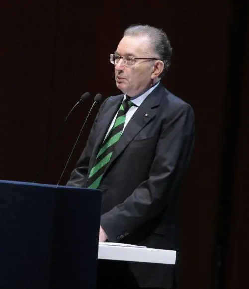 E Squinzi avverte: «Il fisco ci punisce Nord nel baratro»