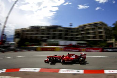 F1, a Montecarlo pole di Rosberg. Sabato nero Ferrari: Alonso 6°, Massa nel box