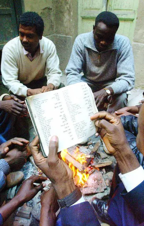 Vita da clandestini: «Pochi controlli, restare qui è facile»