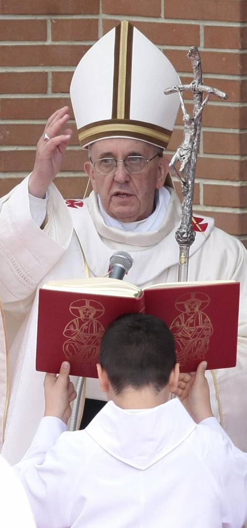 «Mafiose convertitevi» Il Papa riconosce l'altra metà del male