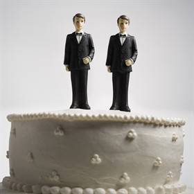Gli omosessuali sono già liberi: il matrimonio è un rito arcaico