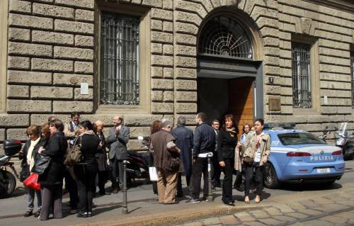 Evacuata la sede Consob di Milano