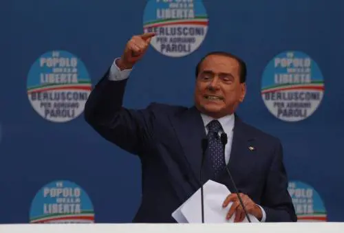 Il Cav dà l'euro-agenda a Letta e placa il Pdl sulle riforme