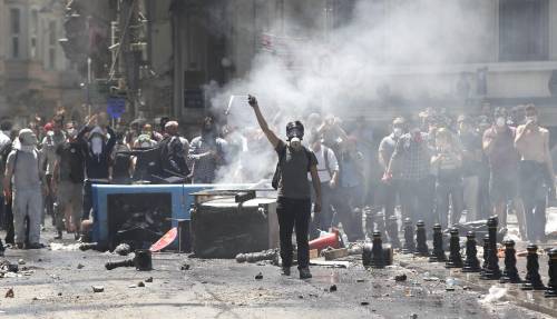 Turchia, rivolta a Istanbul: mille feriti