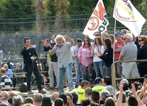 Grillo minaccia la Rai e i giornalisti