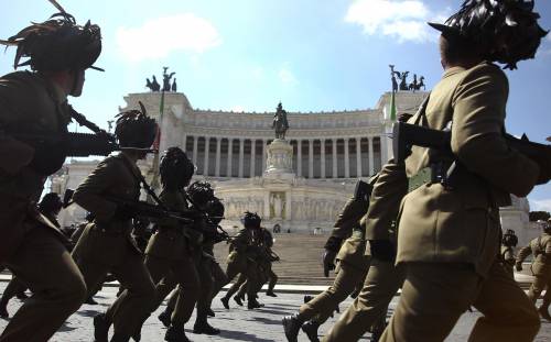 "Per avere l'Agenzia del Farmaco l'Italia pronta a mandare truppe all'estero"