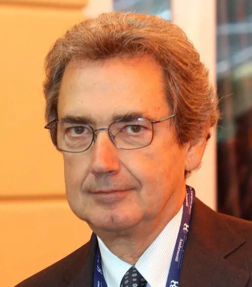 Telecom rinvia su «3»  Per i sindacati lo scorporo è una finta