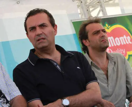 Il sindaco di Napoli con il fratello Claudio