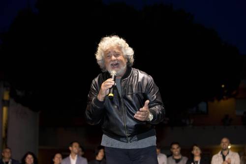 Corriere: Beppe Grillo in partenza per l'Australia per tournée comica