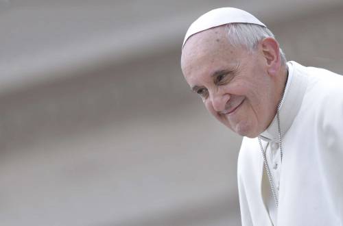 Papa Francesco sospende il vescovo spendaccione