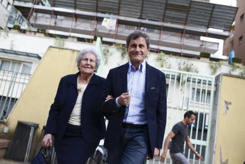 Il coraggio di votare con la mamma: Alemanno e Marino sfidano i cinici