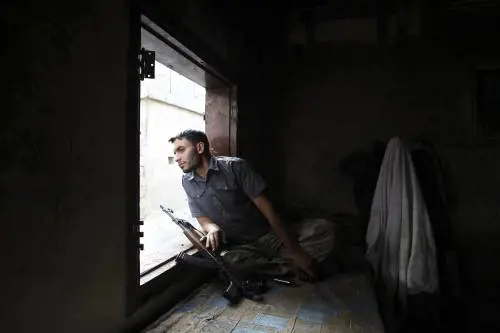 Siria, Ong: 15enne ucciso per eresia Gli Usa pronti ad armare i ribelli?