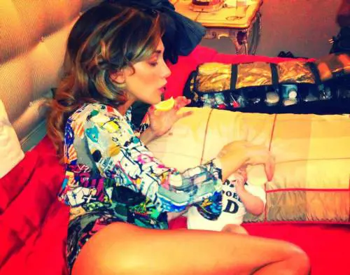 Belen, donna e mamma sexy