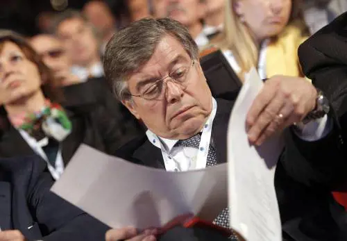 Zanonato si impegna su Electrolux: "La produzione resterà in Italia"