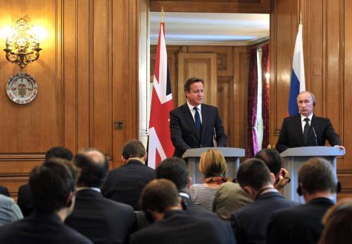 Putin incontra Cameron prima del G8 irlandese