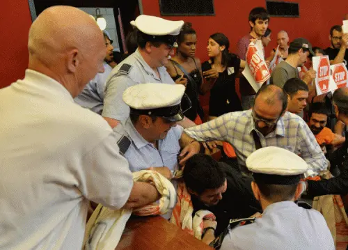 Sala rossa okkupata dagli anti-Doria