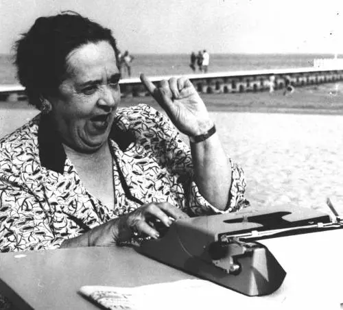 Maxwell, l'allegra sciattona che inventò lo stile cafonal