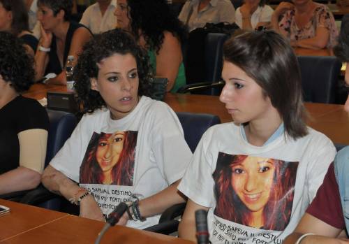 Ergastolo al bombarolo di Brindisi Le compagne in aula per Melissa