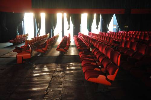 Occupato il cinema Maestoso in Piazza Lodi