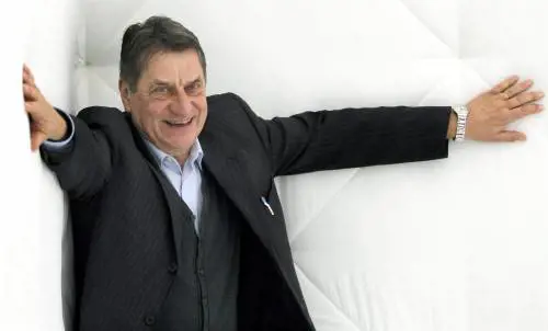 Altro che tracce di maturità! Datemi pure dell'ignorante ma avrei preso un quattro