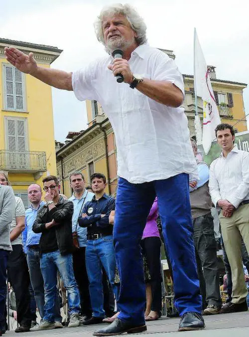 Grillo mollato dal popolo web Ogni giorno perde 135 «amici»