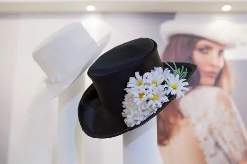 Moda, un cilindro per la sposa nel giorno del fatidico sì