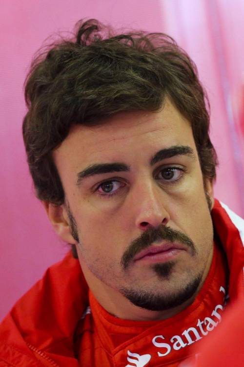 Nervi tesi Alonso-Ferrari "Ho sbagliato io, anzi no"