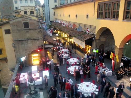Viva Ponte Vecchio in affitto Facciano così anche gli altri
