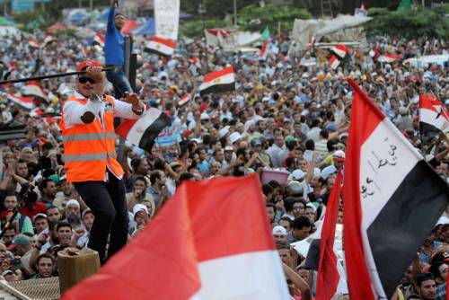 Egitto, Morsi respinge l'ultimatum. Obama: "Rispondere alle richieste della piazza"
