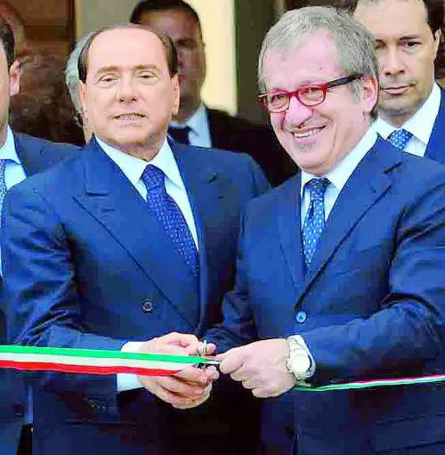 «Maroni non si permetta di dire che faccio affari»