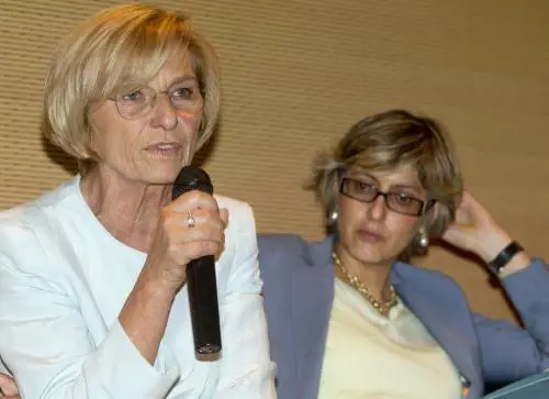 Bonino: "Non accoglibile la richiesta d'asilo di Snowden"