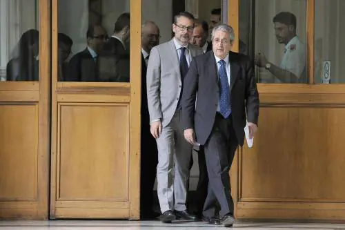 Il ministro dell'Economia Fabrizio Saccomanni all'incontro con la delegazione del Fmi