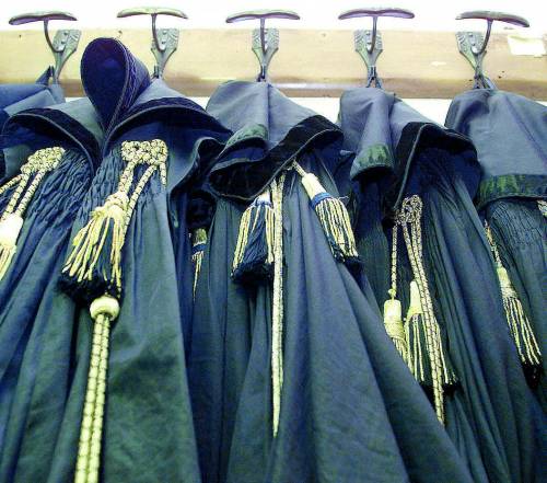 Il pizzino del giudice contro gli avvocati: "Siete degli scemi"