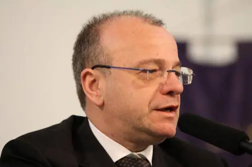 "È il pontefice di tutta l'umanità, giusto che guardi in faccia gli ultimi"
