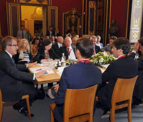 «Lombardia zona franca, niente vincoli di bilancio»