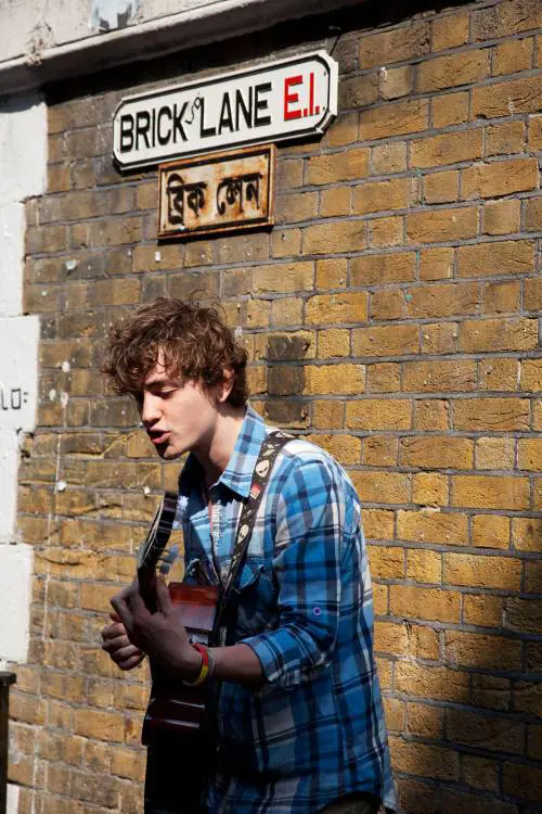 Tanti saluti da Brick Lane la Little Italy di Londra