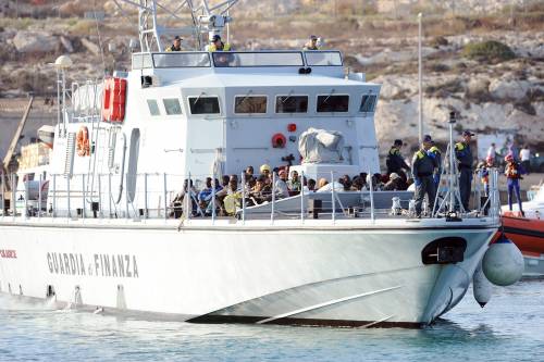 Lampedusa, sbarcano altri 166 clandestini
