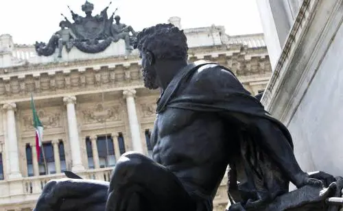 QUI CROLLA TUTTO