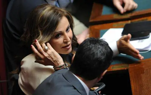 I ministri Pdl contro la Santanchè